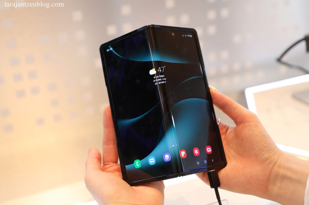 Samsung มีจอแสดงผลต้นแบบใหม่ที่สามารถส่งโทรศัพท์แบบพับได้ในทิศทางใหม่ 360 องศา Samsung Display ซึ่งเป็นบริษัทในเครือที่ผลิตหน้าจอของบริษัท